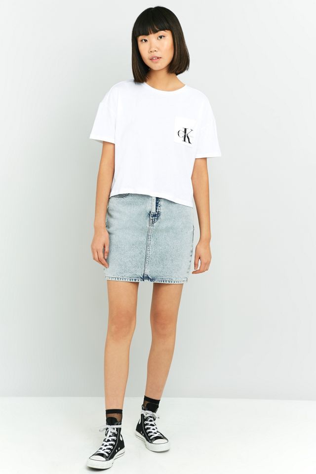 Calvin Klein Camiseta de bolsillo recortada blanca #4