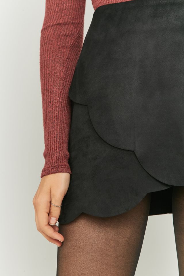Urban Outfitters - Jupe trapèze en daim noir festonné #2