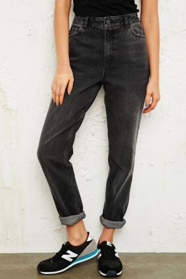 black mom jeans urban outfitters