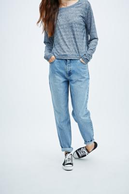 urban outfitters mom jeans