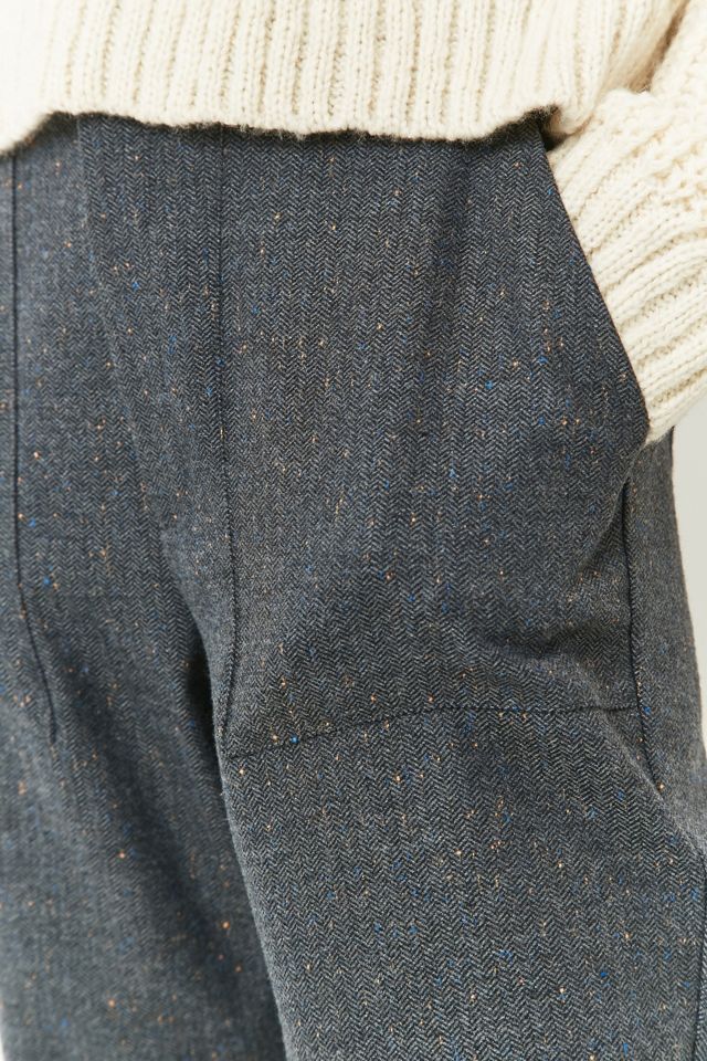 Light Before Dark – Karottenhose in Dunkelgrau mit Fischgrätenmuster #4