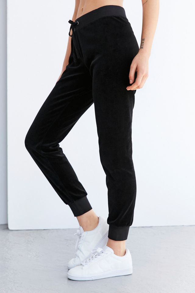 Juicy Couture For UO - Pantalon de survêtement taille haute en velours noir Gothic Crystal #1