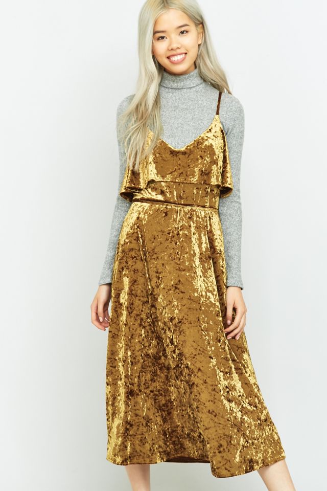 Pins & Needles Ruffle Gold Velvet Midi Dress | Urban Outfitters UK