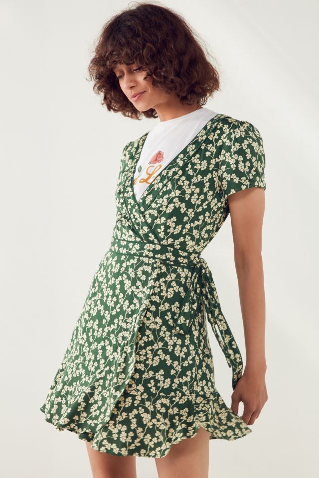 kimchi-blue-rita-green-floral-wrap-dress-urban-outfitters-uk