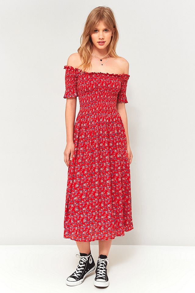 Kimchi Blue Picnic Floral Off-The-Shoulder Midi Dress | Urban Outfitters UK