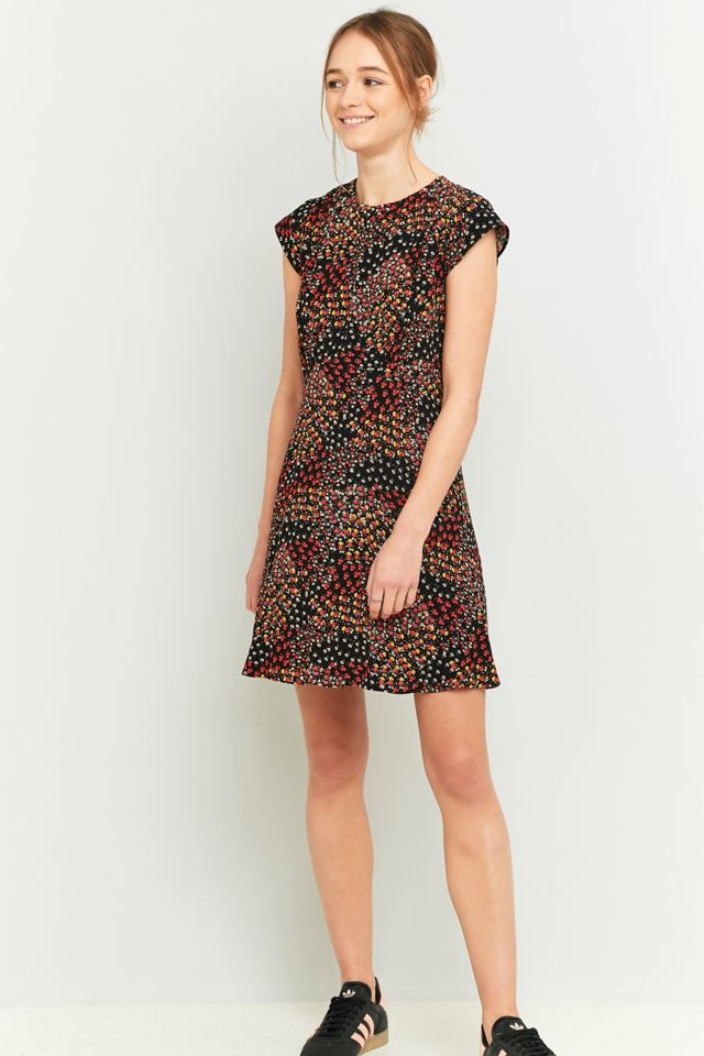 Urban Outfitters - Robe noire imprimée #1