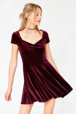 Kimchi Blue Maroon Velvet Sweetheart Mini Dress Urban Outfitters UK