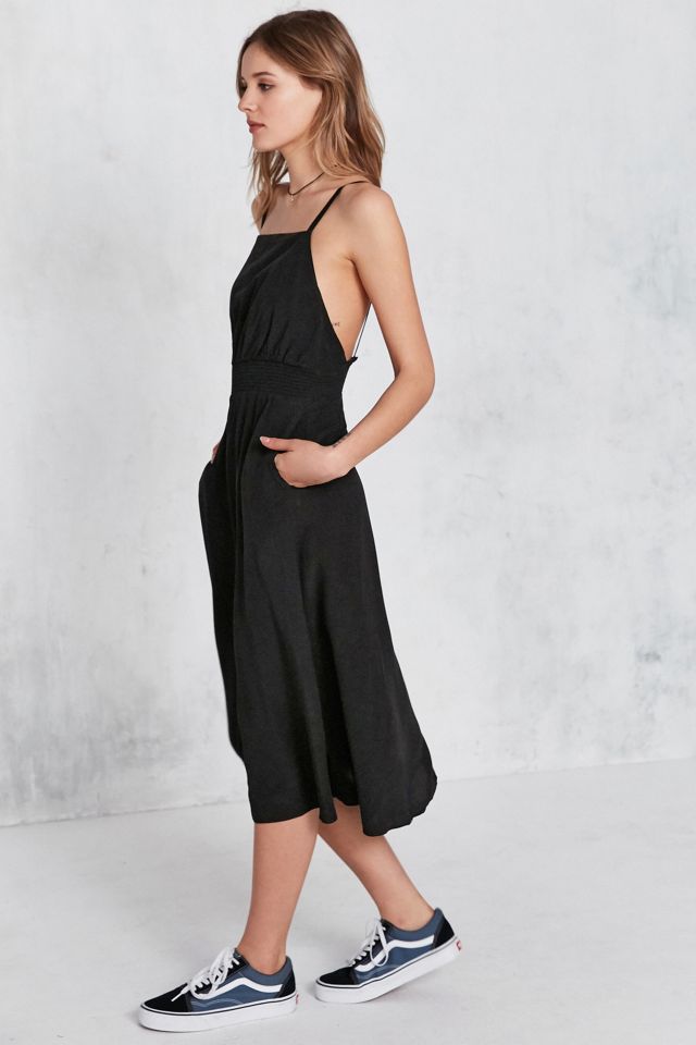 Urban Outfitters – Rückenfreies Midikleid „Dolly“ in Schwarz #4