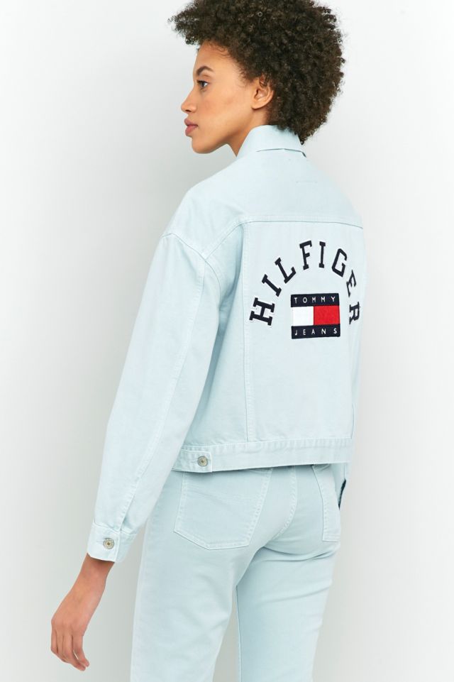 Tommy Jeans 90s Girlfriend Trucker Pale Blue Denim Jacket