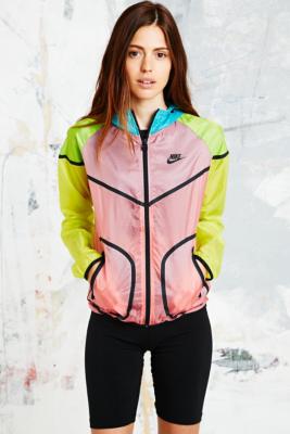 Nike Hyper Windrunner Jacket in Pastel 