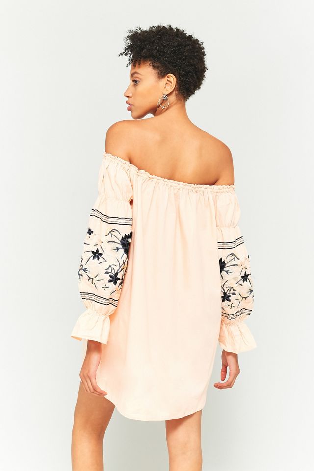 Free People Fleur Du Jour Off-The-Shoulder Pink Floral Embroidered Dress | Urban  Outfitters UK