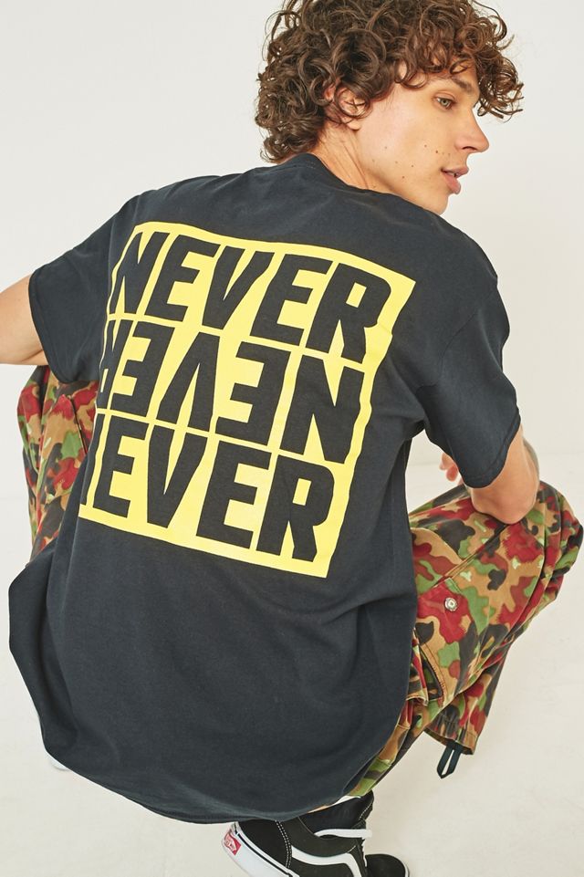 Camiseta UO Black and Yellow Never Never #1