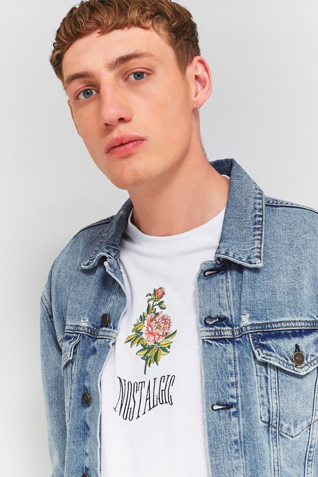 UO Nostálgica Rosa Blanca Camiseta Bordada #1