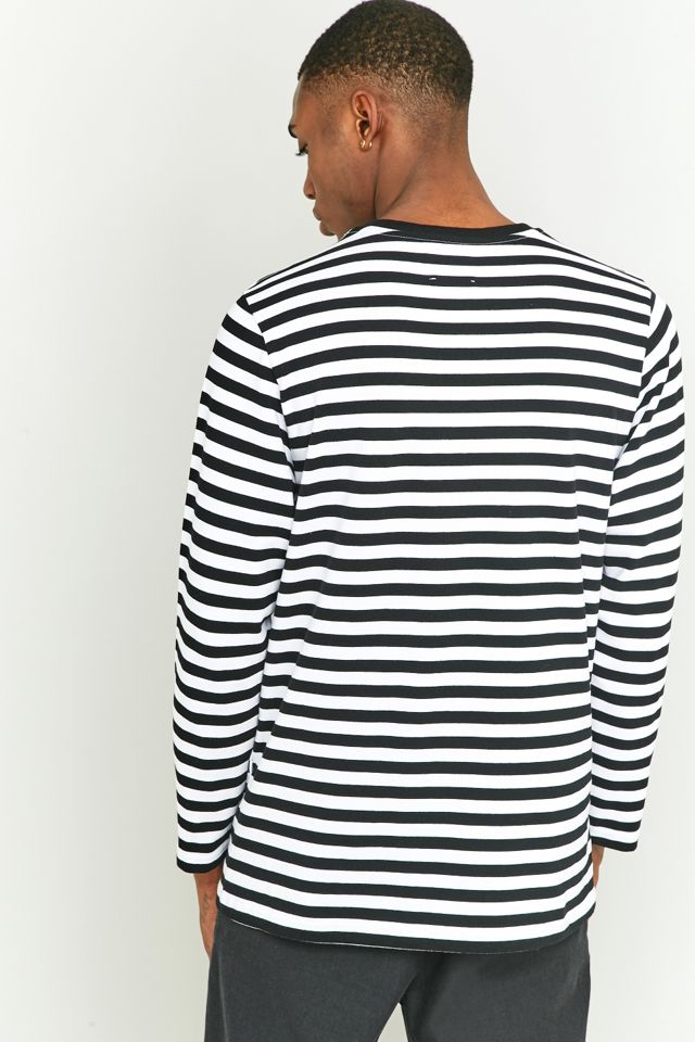 Shore Leave by Urban Outfitters - T-shirt manches longues rayé noir et blanc avec écusson cœur #3