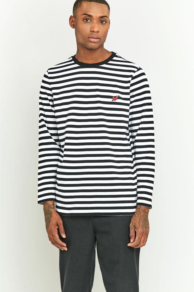Shore Leave by Urban Outfitters - T-shirt manches longues rayé noir et blanc avec écusson cœur #5