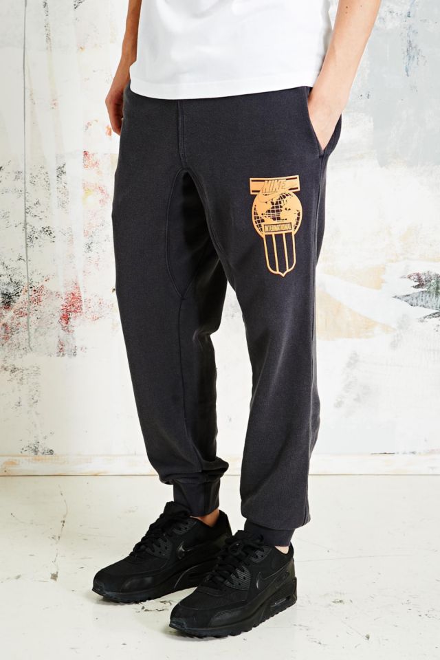 Nike AW77 International Pants in Grey | Urban Outfitters
