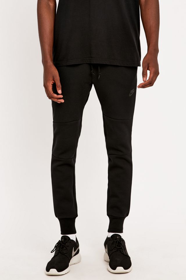 Nike – Jogginghose „Tech“ aus Fleece in Schwarz #1