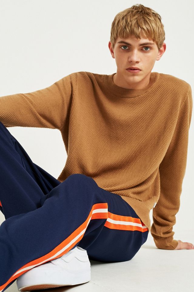 Shore Leave di Urban Outfitters Camel Textured Knit Jumper #1