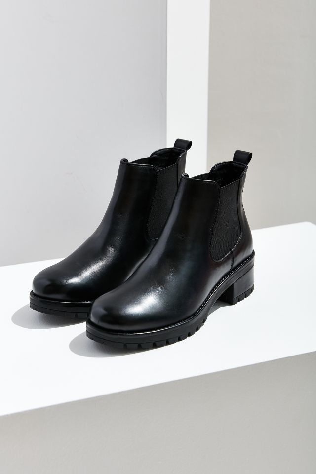 Urban outfitters shop maci chelsea boot