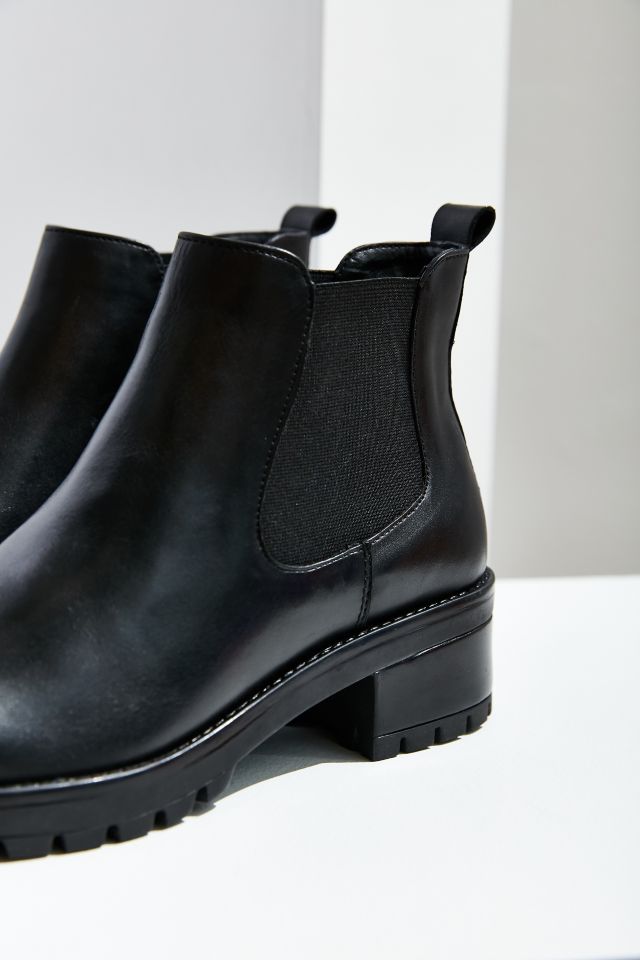 Urban outfitters hotsell maci chelsea boot