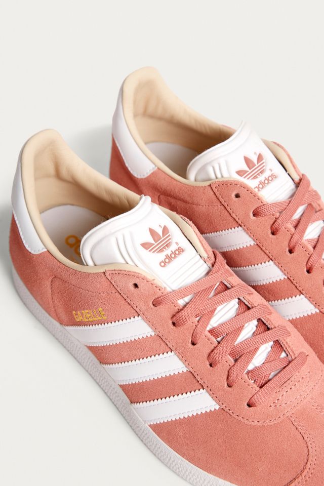 Adidas gazelle coral hotsell