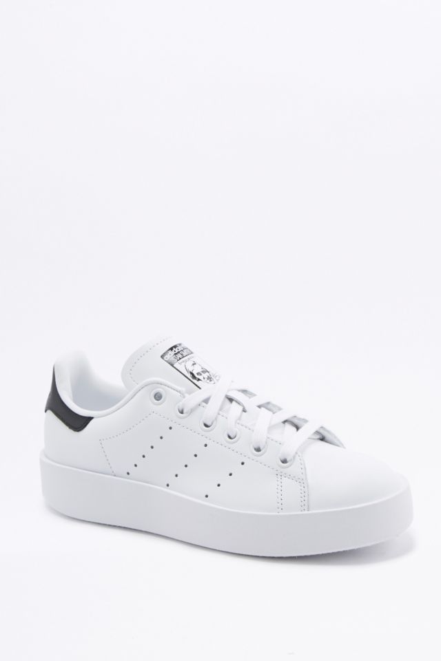 heuvel Aankondiging explosie adidas Originals Stan Smith White and Navy Flatform Trainers | Urban  Outfitters UK