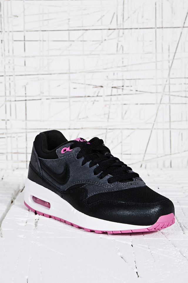 nike air max with strap