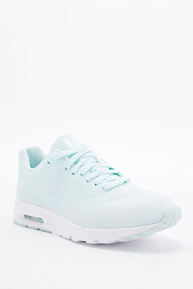 weerstand Indirect Jet Nike Air Max 1 Ultra Moire in Mint | Urban Outfitters UK