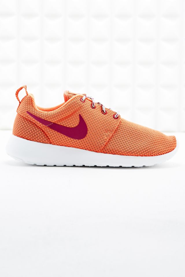 Puur Ham Boomgaard Nike Roshe Run Trainers in Orange | Urban Outfitters UK