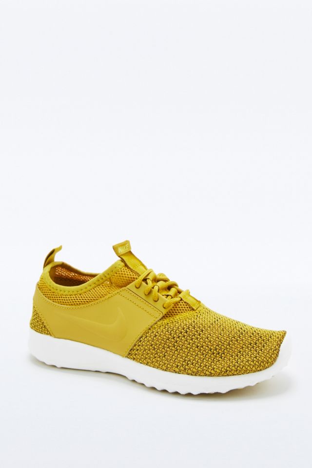 Mustard hotsell trainers nike