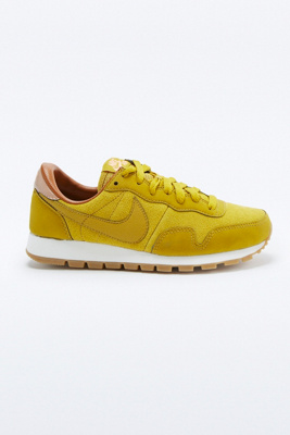 nike mustard trainers