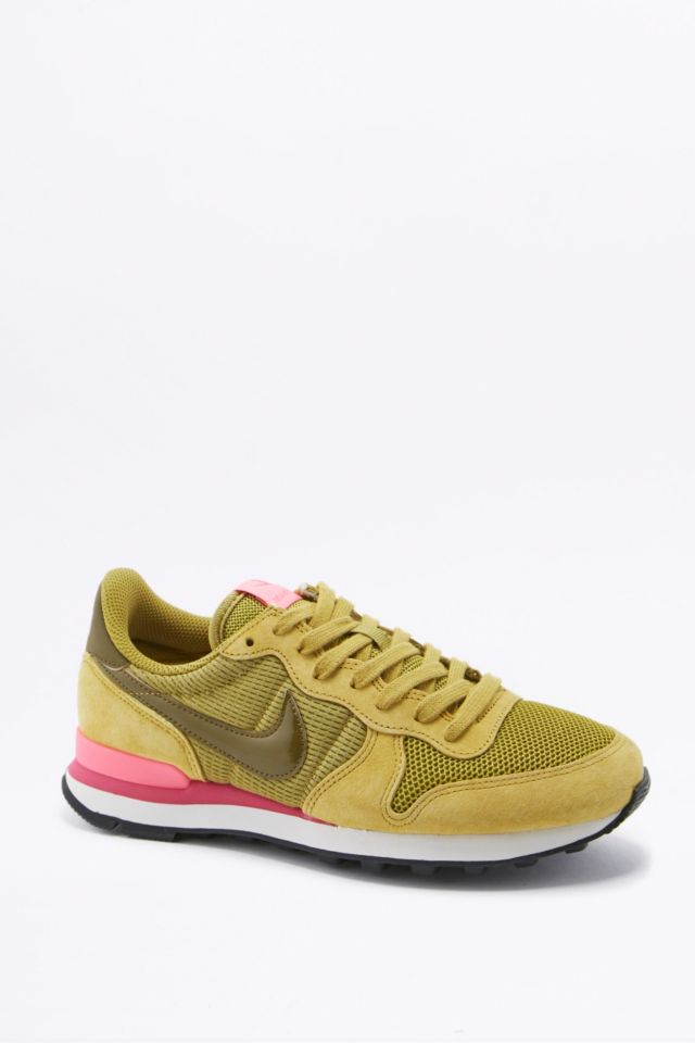 Pink nike internationalist outlet trainers