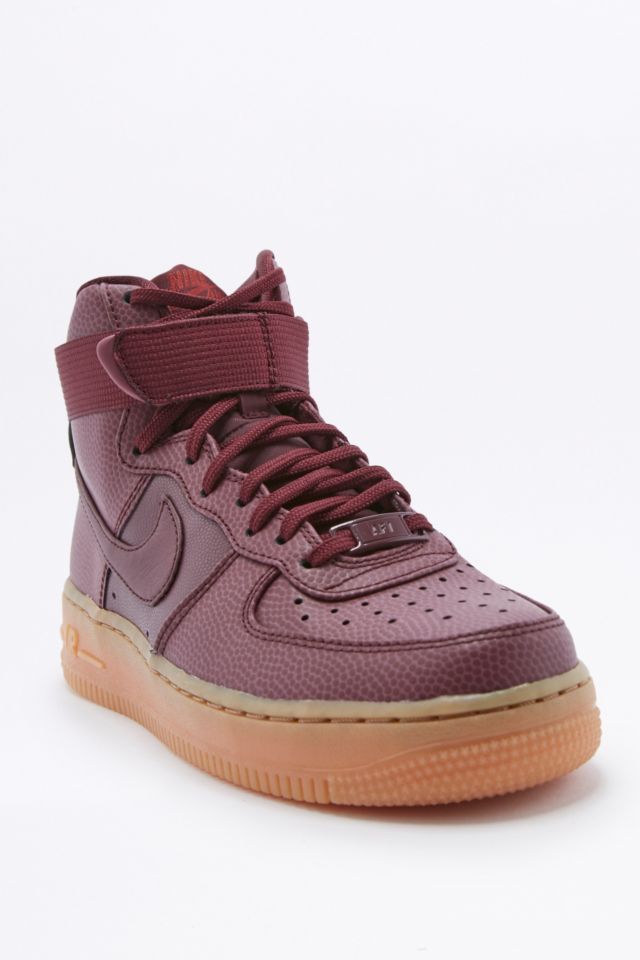 Nike Baskets Air Force 1 montantes avec semelle en cr pe bordeaux