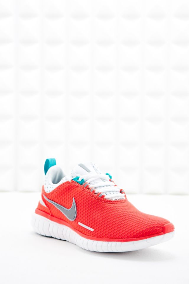 Refinar Cuna cangrejo Nike Free OG Breeze Trainers in Coral | Urban Outfitters UK