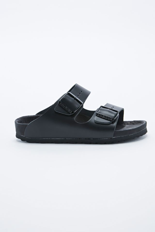 elev astronaut angivet Birkenstock Monterey Exquisite Leather Sandals in Black | Urban Outfitters  UK