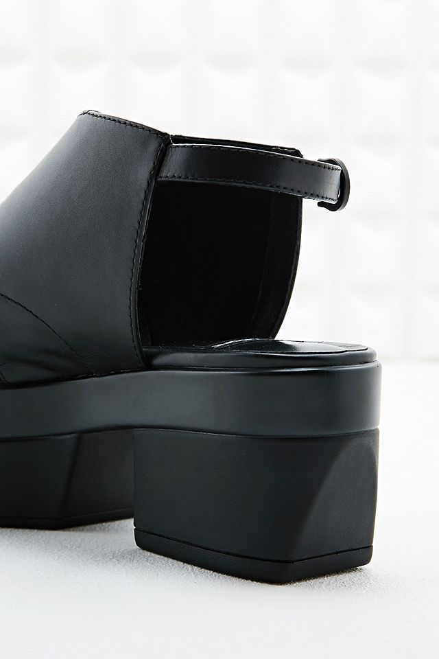 Vagabond Lindi Sandals | Urban Outfitters UK