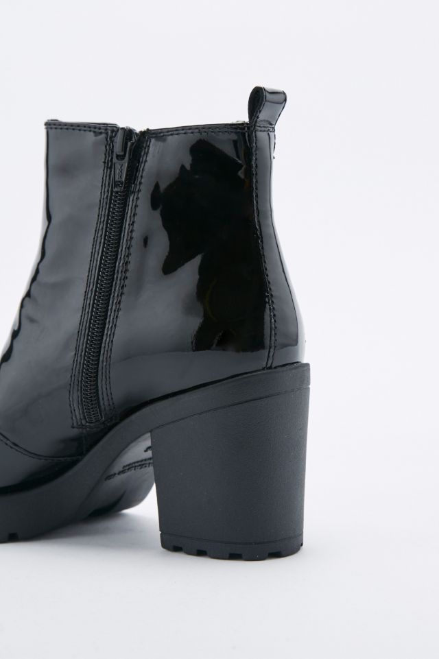 Reflectie Controversieel wapenkamer Vagabond Grace Black Patent Chelsea Ankle Boots | Urban Outfitters UK