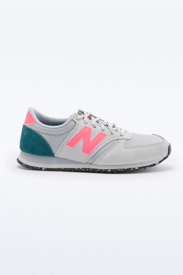 New balance 420 store grey and pink