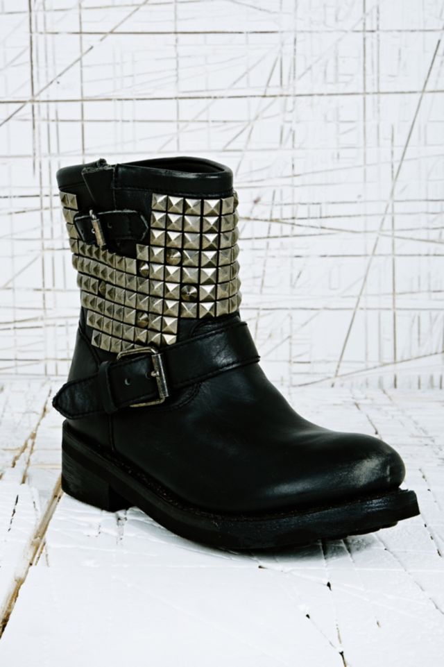 Tien jaar laten vallen grillen Ash Titan Leather Studded Boots in Black | Urban Outfitters UK