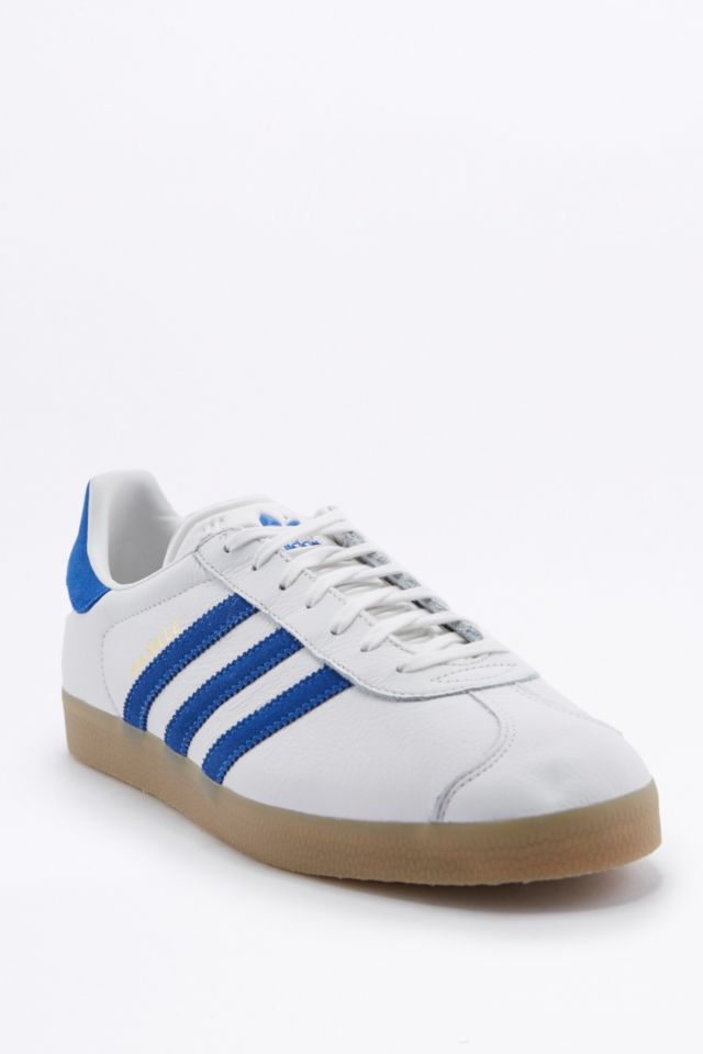 Adidas gazelle white with blue outlet stripes