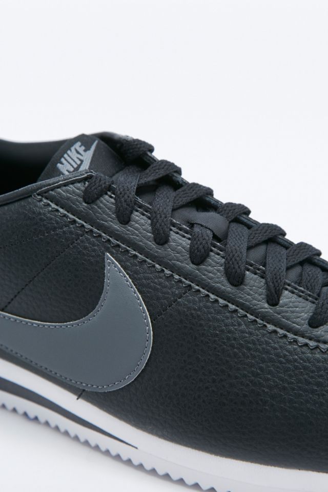 Nike Klassische Sneaker Cortez aus Leder in Schwarz WeiB