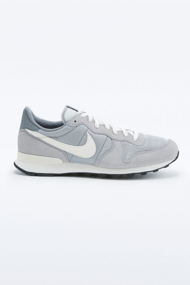Nombre provisional Engañoso negro Nike Internationalist Wolf Grey Trainers | Urban Outfitters UK