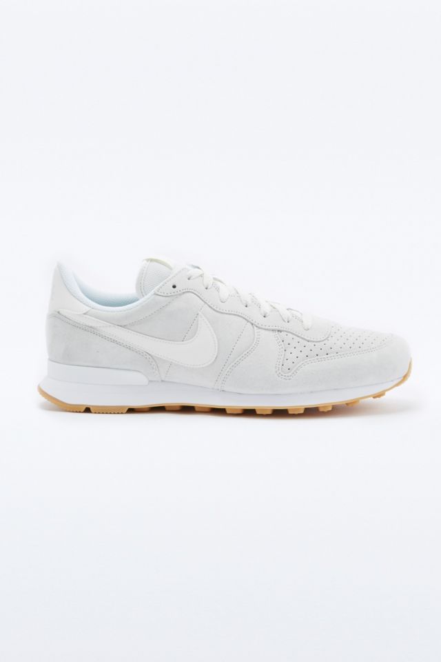 Nike internationalist trainers store in white