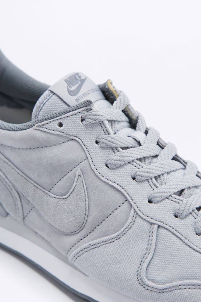 Nike internationalist cheap se grey