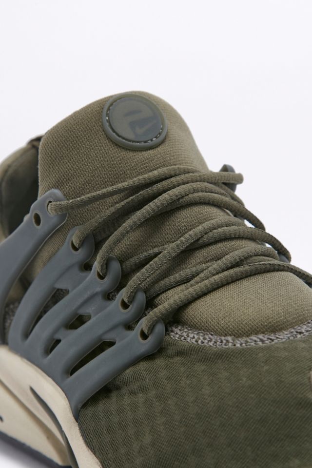 Nike Sneaker Air Presto Essential in Khaki Urban Outfitters DE