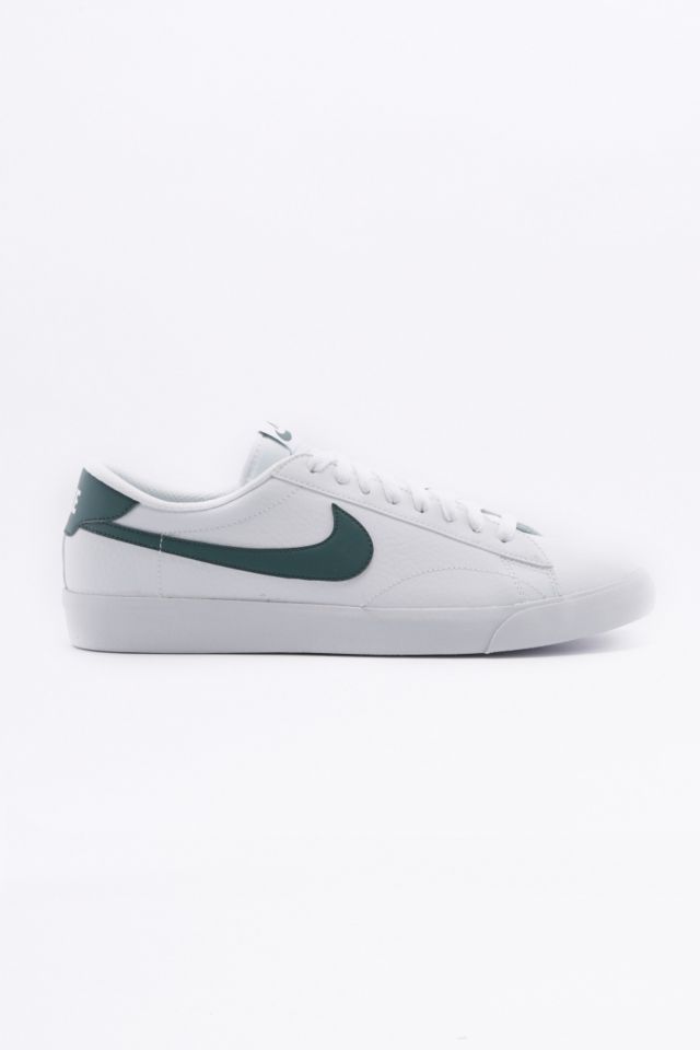 transmisión demostración Monótono Nike Tennis Classic AC ND White and Green Trainers | Urban Outfitters UK