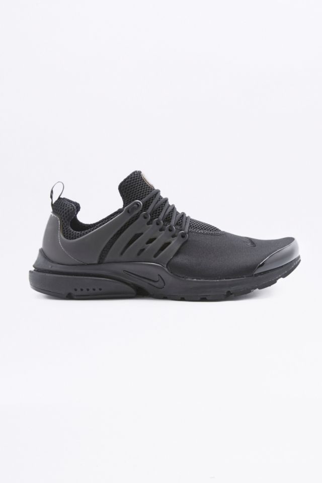 Air presto essential trainer hotsell triple black