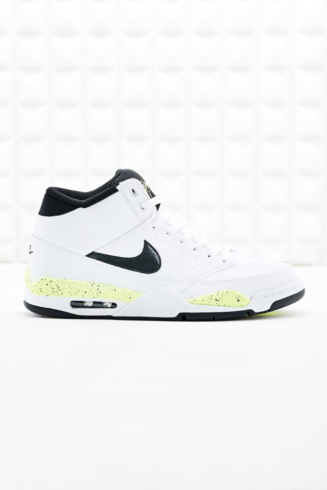 Extreem Missionaris Bestaan Nike Air Flight Classic Trainers in White | Urban Outfitters UK