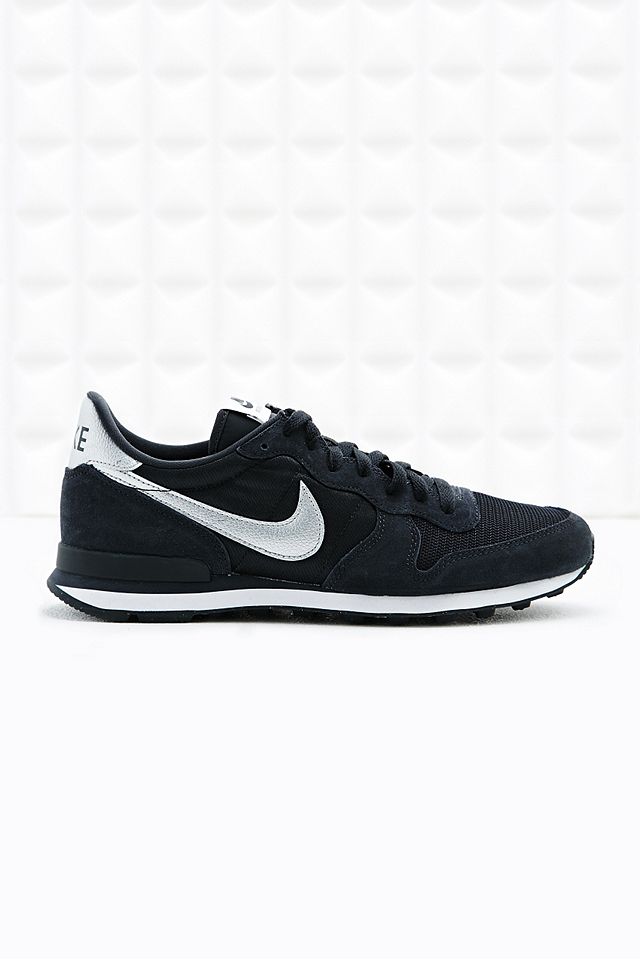 camioneta Cesta Capataz Nike Internationalist Trainers in Black and Grey | Urban Outfitters UK
