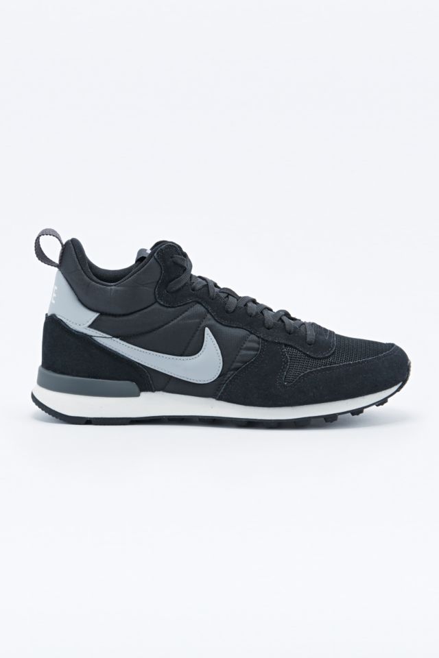 Nike Internationalist Trainers in Mid Black Urban Outfitters UK